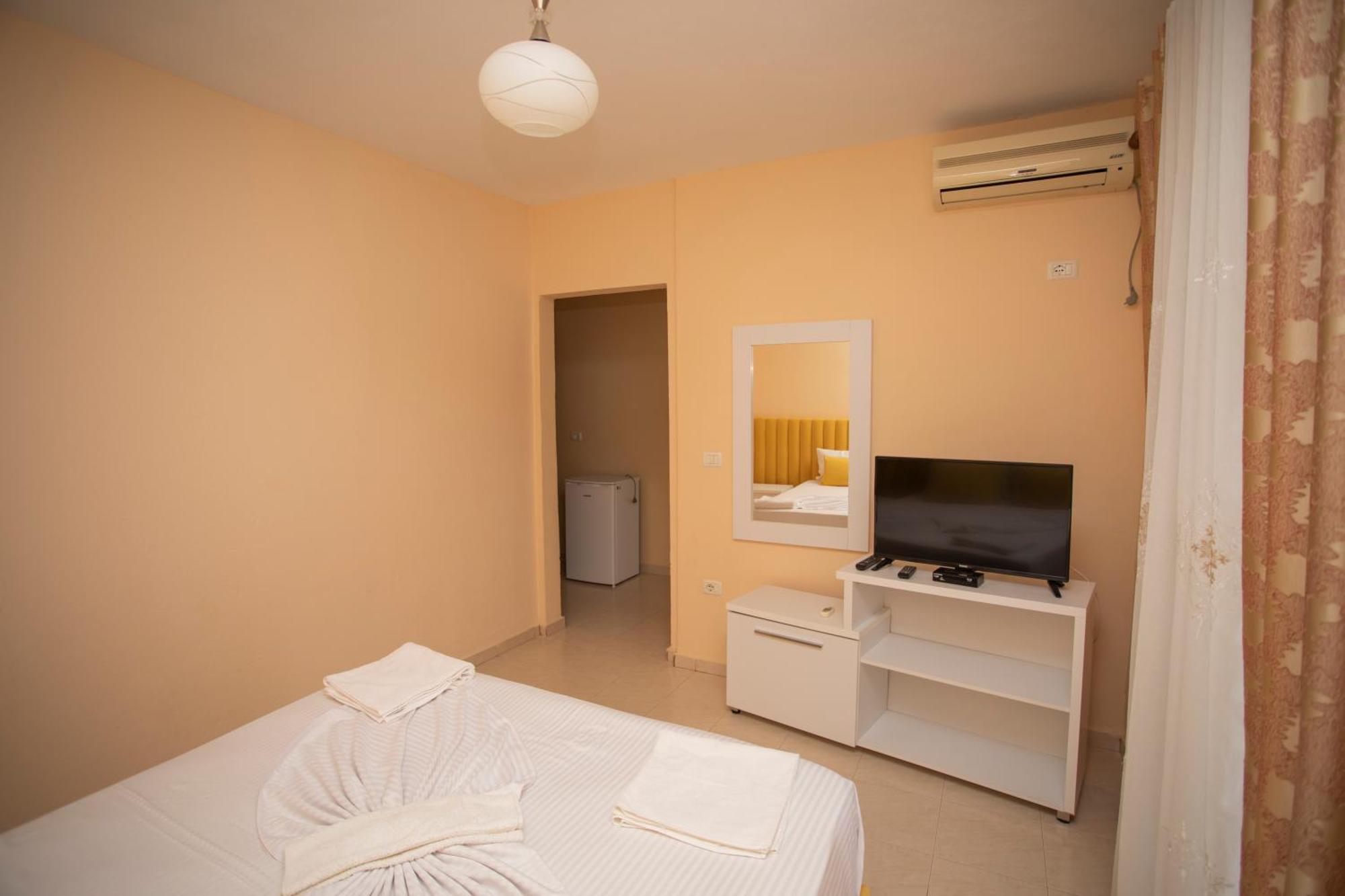 Hotel Sunrise Golem  Exterior foto