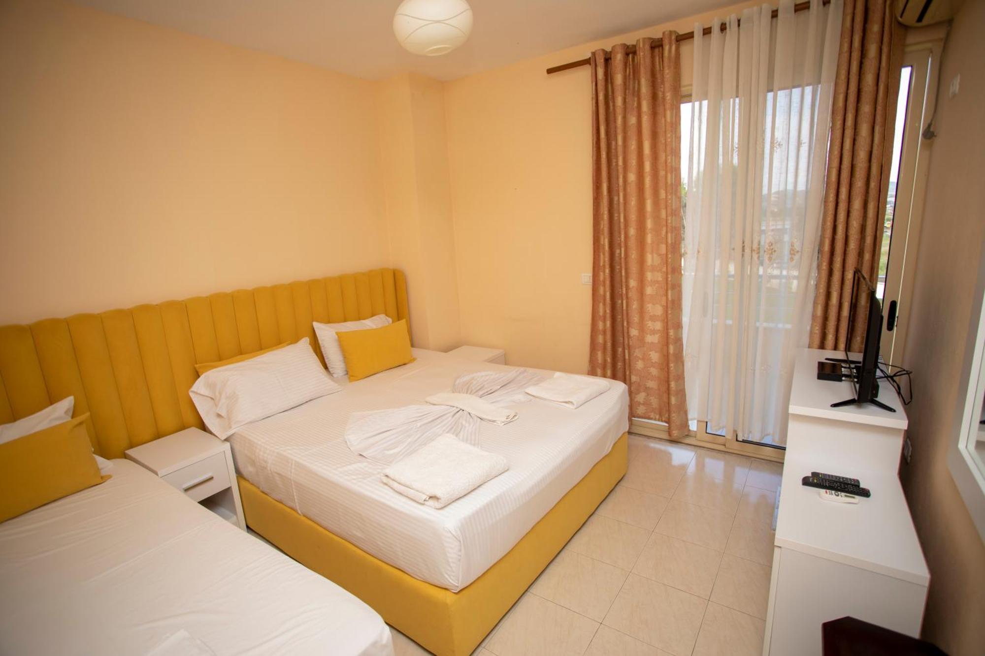 Hotel Sunrise Golem  Exterior foto